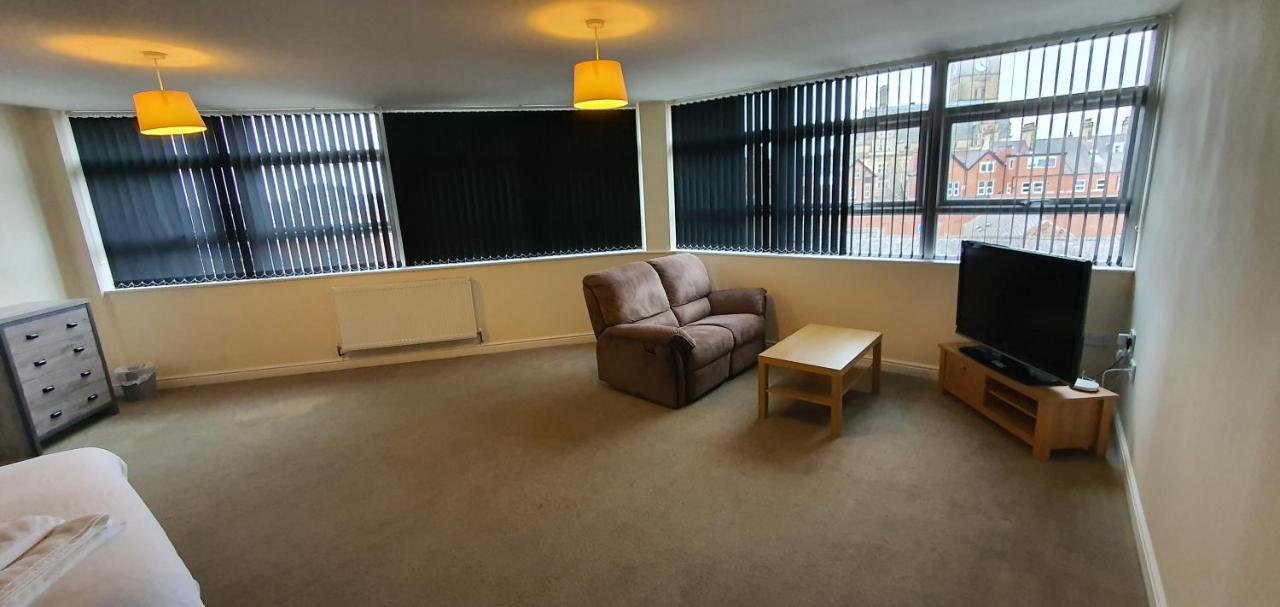 Apartment In Central Wakefield Exterior photo